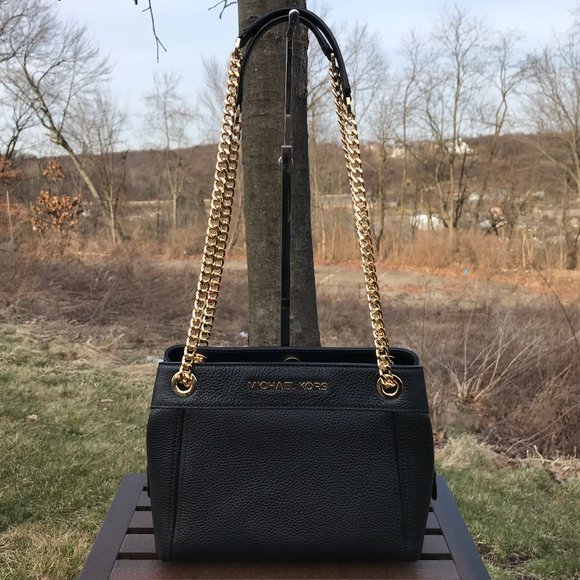 Michael Kors Handbags - ❗️SOLD❗Michael Kors Jet Set Medium Chain Messenger